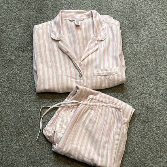 Victoria secret pajama sets size small in like new condition! - Picture 3 of 15
